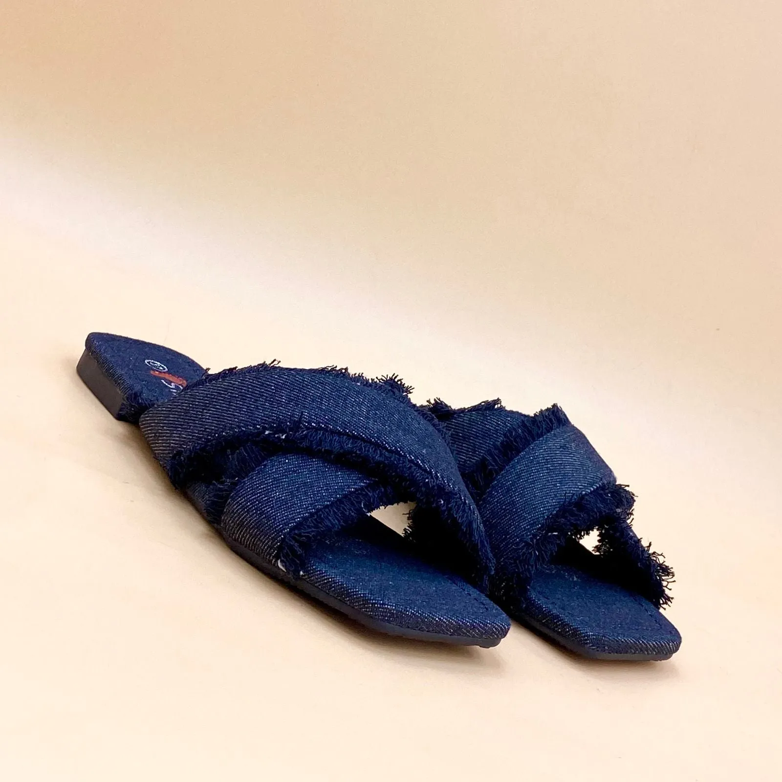 NEW , WOMEN SLIPPERS S11